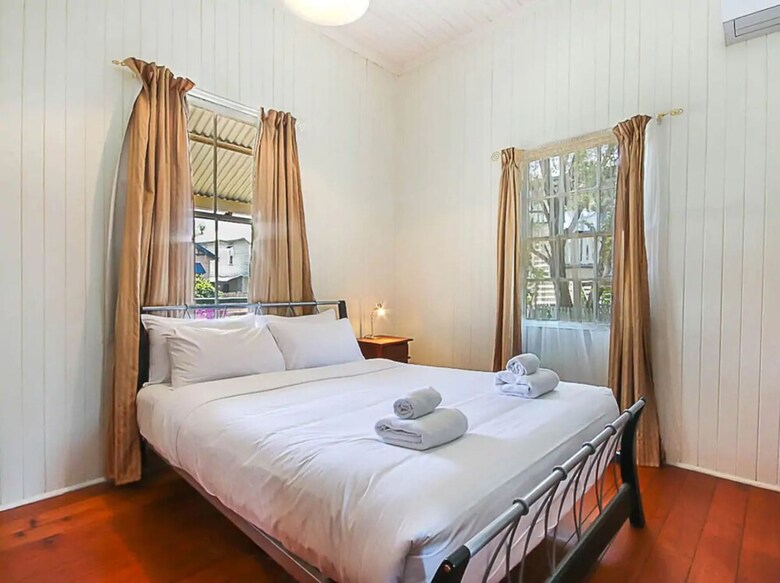 Charming Characterful Rustic-style Home Near The Gabba