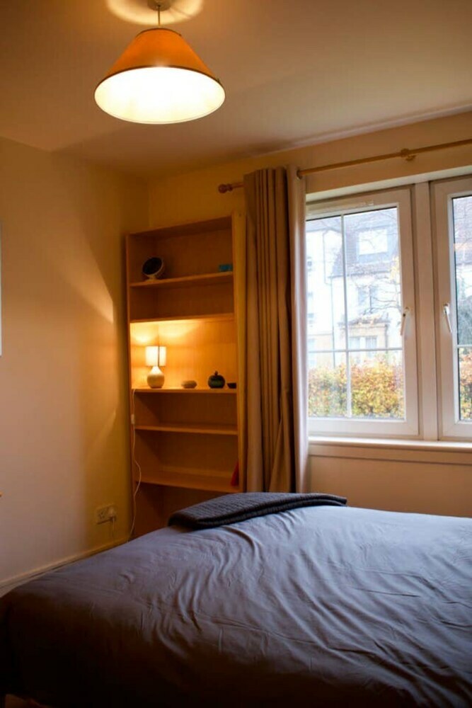 Bright And Spacious Apartment Near City Centre