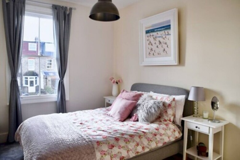Spacious 2 Bedroom Family Home In Earlsfield