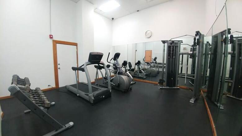 Beautiful & Spacious Studio Right On The Beach On Millionaire?s Row!