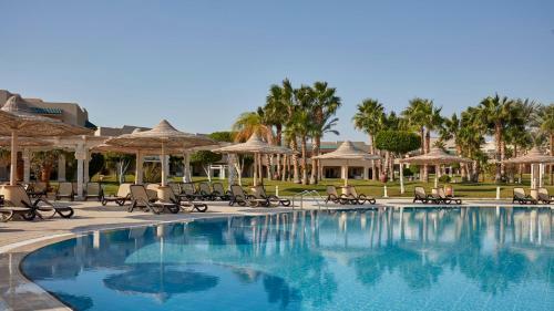 Hotel Coral Sea Holiday Village