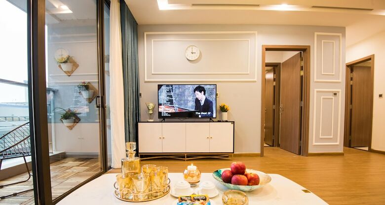 Leo House Vinhomes Metropolis Apartment