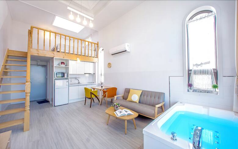 Attirance Pool Villa Pension