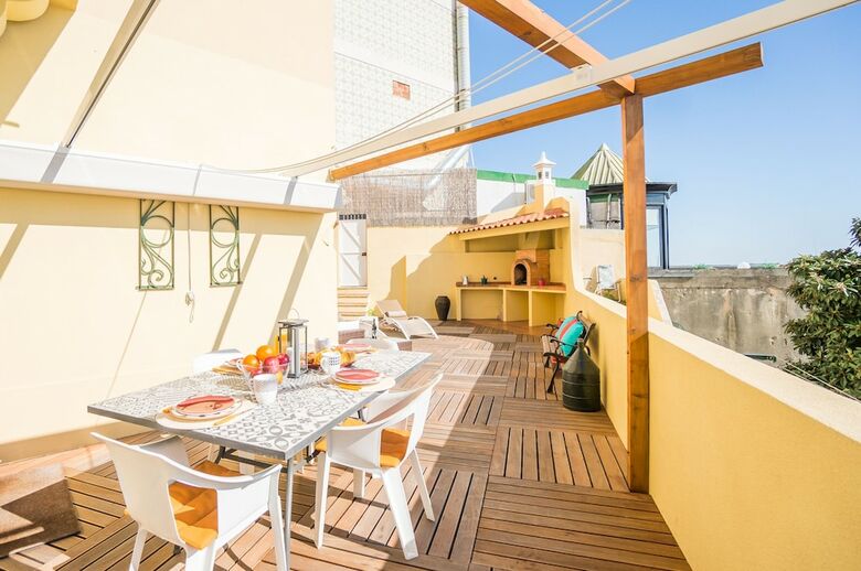 Panoramic Tagus River Terrace Apartment In Alfama
