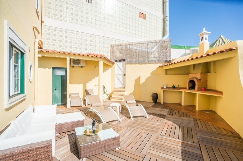 Panoramic Tagus River Terrace Apartment In Alfama
