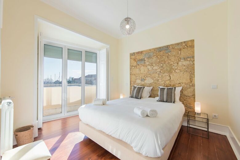 Spacious Gra�a River View Apartment