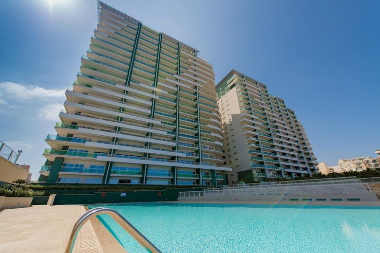 Apartamentos Luxury Seafront Oasis In Central Sliema W/ Pool