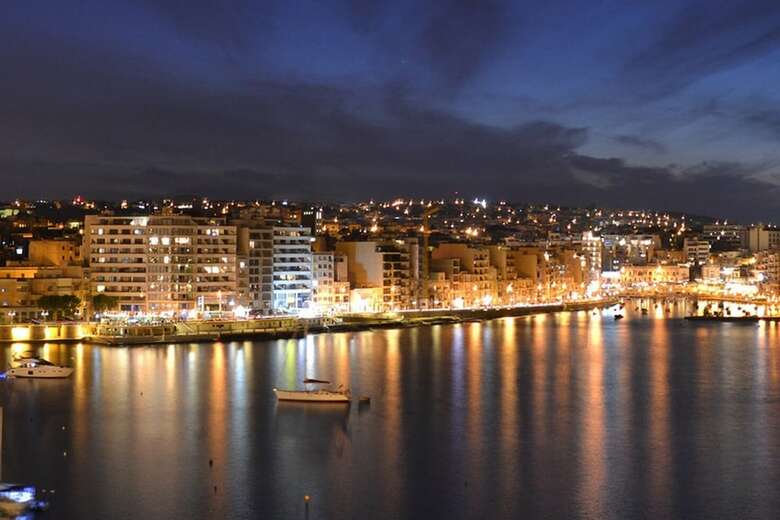 Apartamentos Luxury Seafront Oasis In Central Sliema W/ Pool