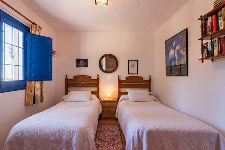 1133 Villa Dachita