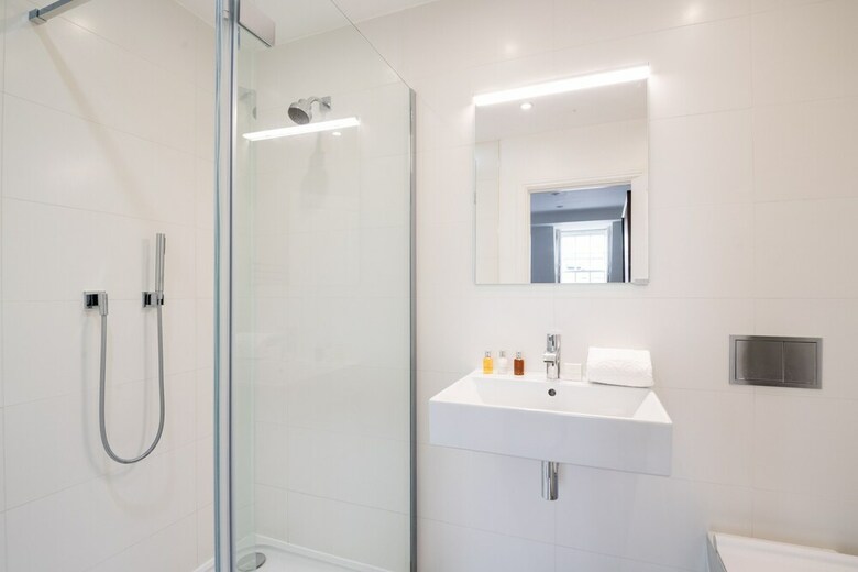 Majestic Modern Home Close To Waterloo�