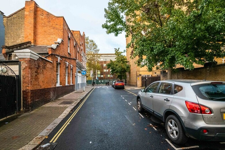 Majestic Modern Home Close To Waterloo�