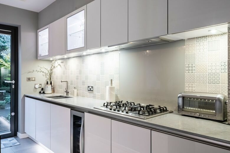 Majestic Modern Home Close To Waterloo�