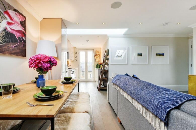 Stylish Family Home Close To Ealing Common