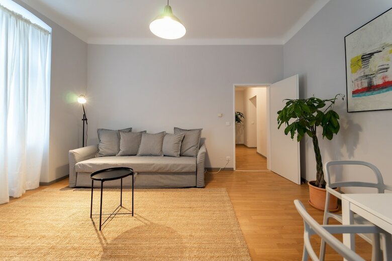 Modern And Bright Apartment - Close To City Centre