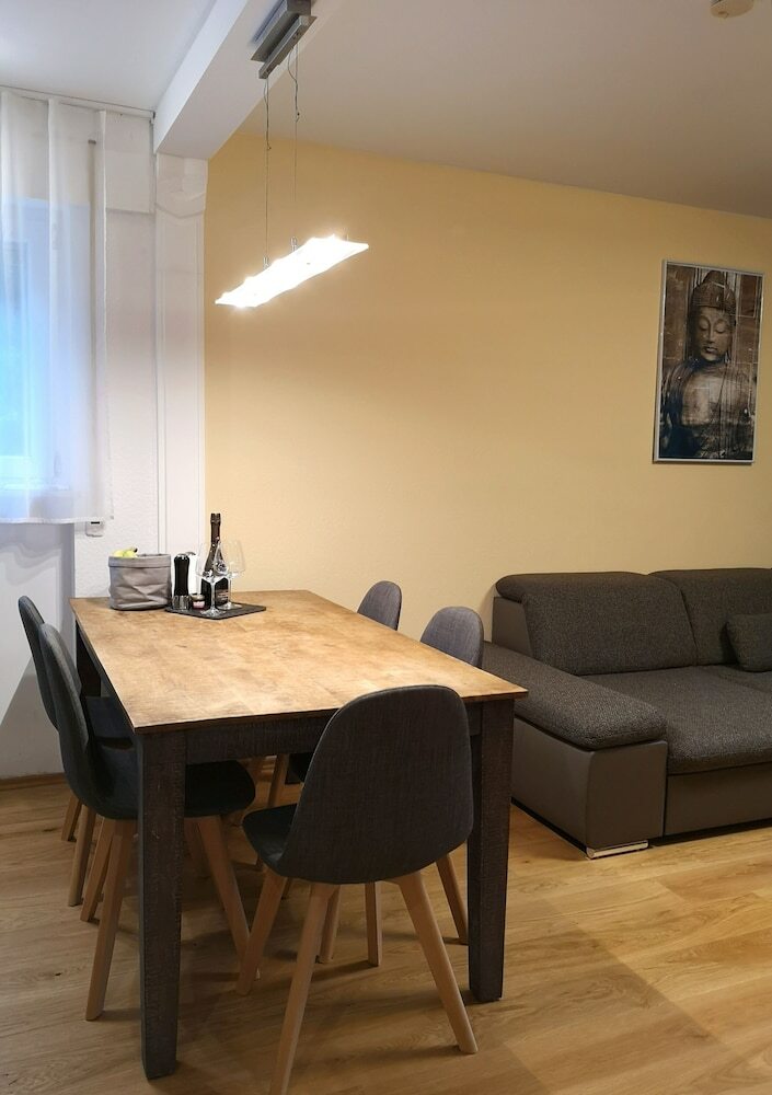 Apartamentos Family Suites & Parking