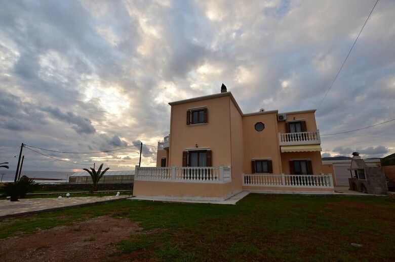 Flisvos Villa