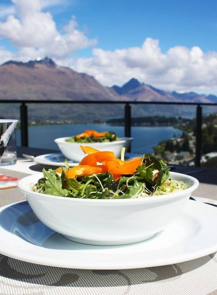 Lake View Townhouse Queenstown Hill