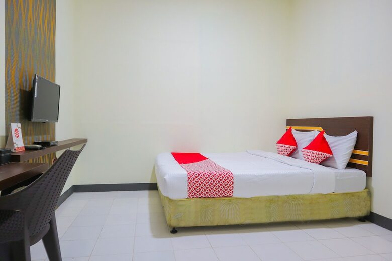 Hostal Oyo 2308 Seven Season Residence