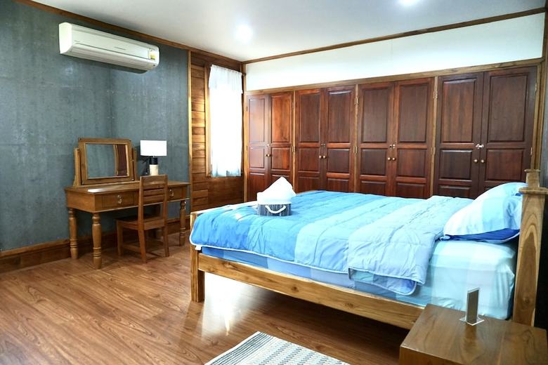 Hotel Tha Ma-o Bouteak Homestay