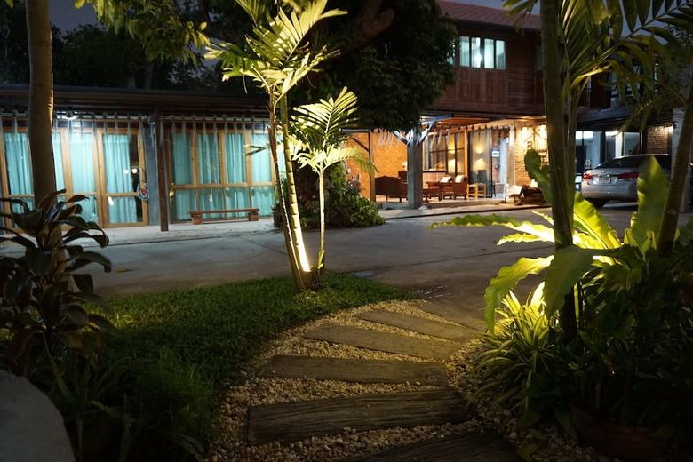 Hotel Tha Ma-o Bouteak Homestay