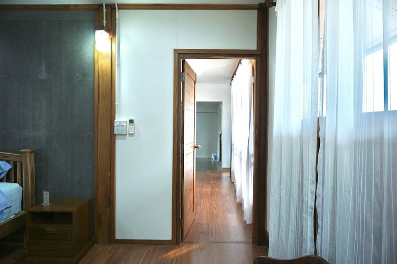 Hotel Tha Ma-o Bouteak Homestay