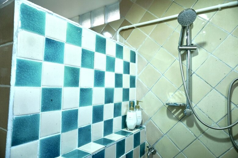 Hotel Tha Ma-o Bouteak Homestay