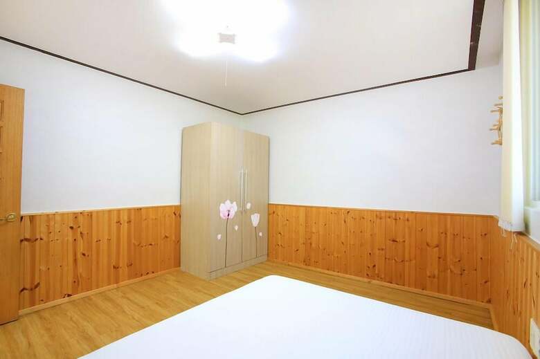 Jihees House