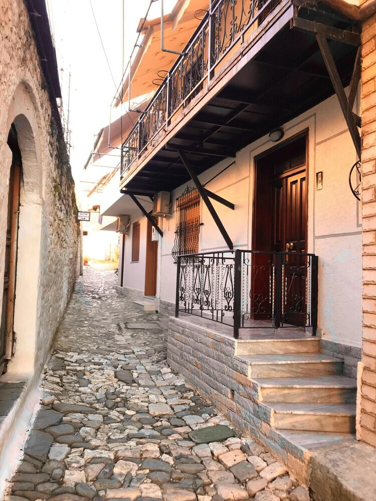 House With 2 Bedrooms In Berat, With Wifi
