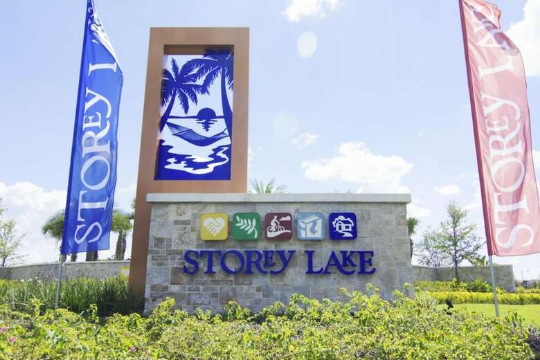 Modern Home With Pool At Storey Lake Sl2742