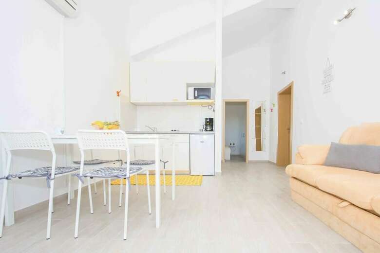Sunny Apartments