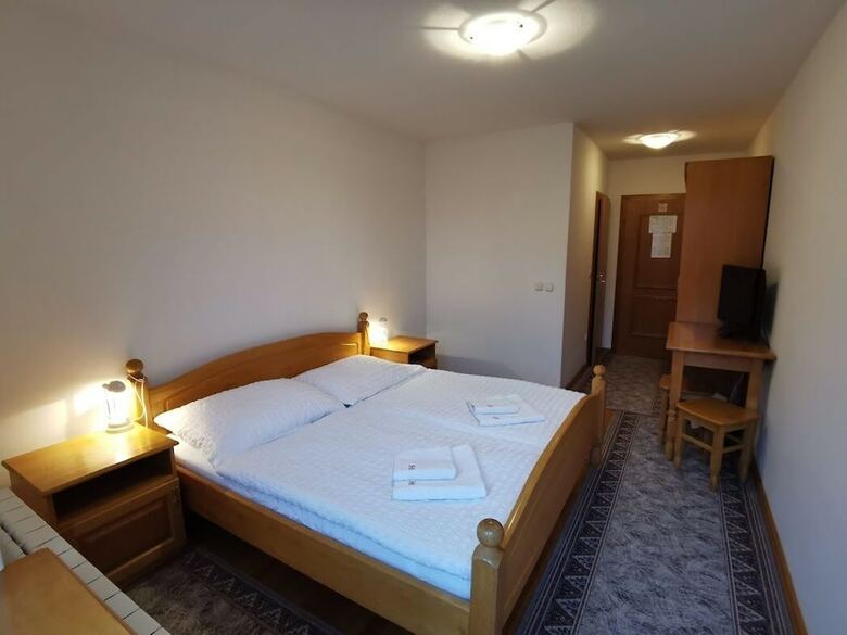 Hotel Rooms And Apartments Panker