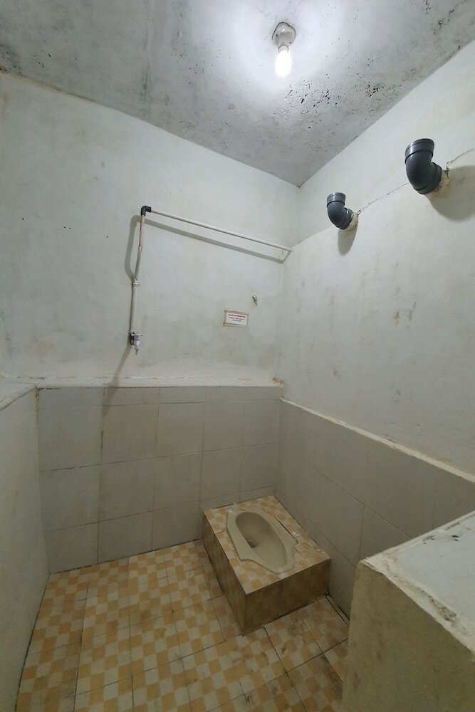 Hostal Oyo 2198 Fatima Guest House Syariah