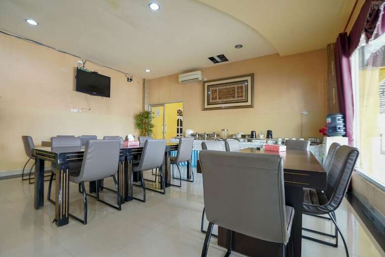 Hostal Oyo 2255 Hotel Triantama Syariah