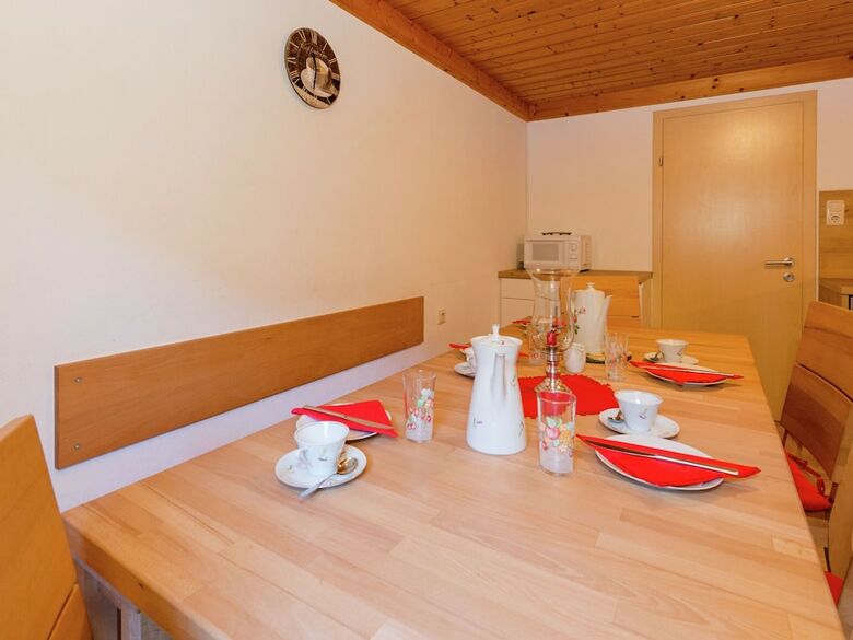 Comfortable Apartment In K�nigsleiten Near Forest