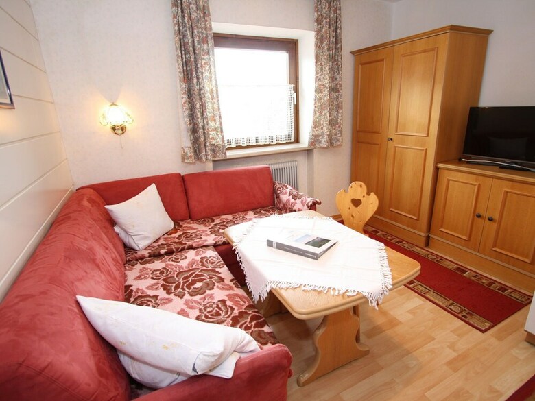 Beautiful Apartment In Uttendorf With Mountain View