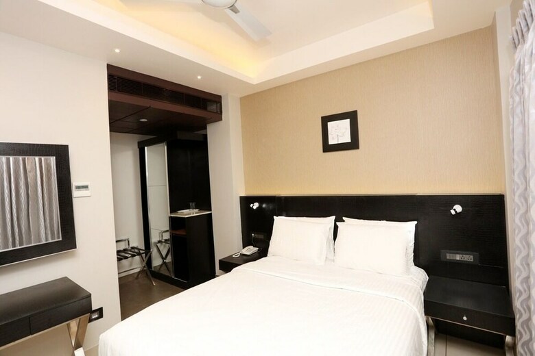Hotel Lnb Residency