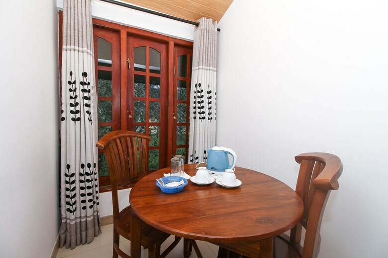 Oyo 529 Thilina Hotel & Restaurant