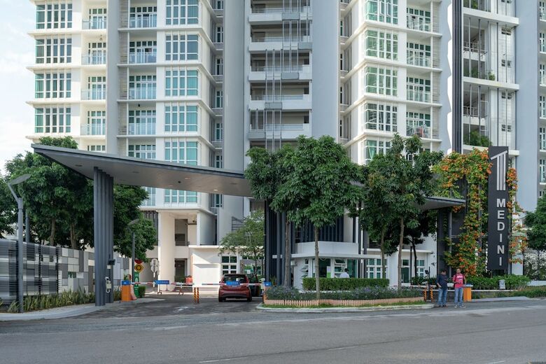 Apartamentos Oyo Home 89732 Marvelous 3br 1medini