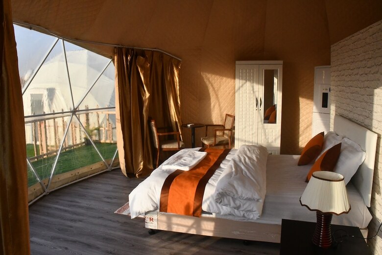 Hotel The Dunes Camping & Safari Rak