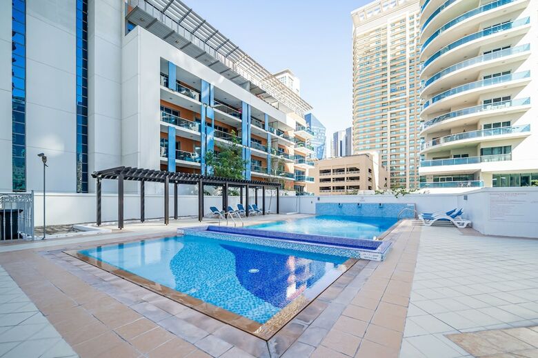 Apartamento Luton Vacation Homes Marina Residence