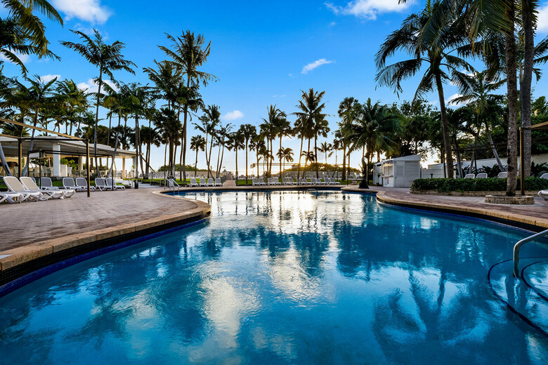 Hotel Riu Plaza Miami Beach