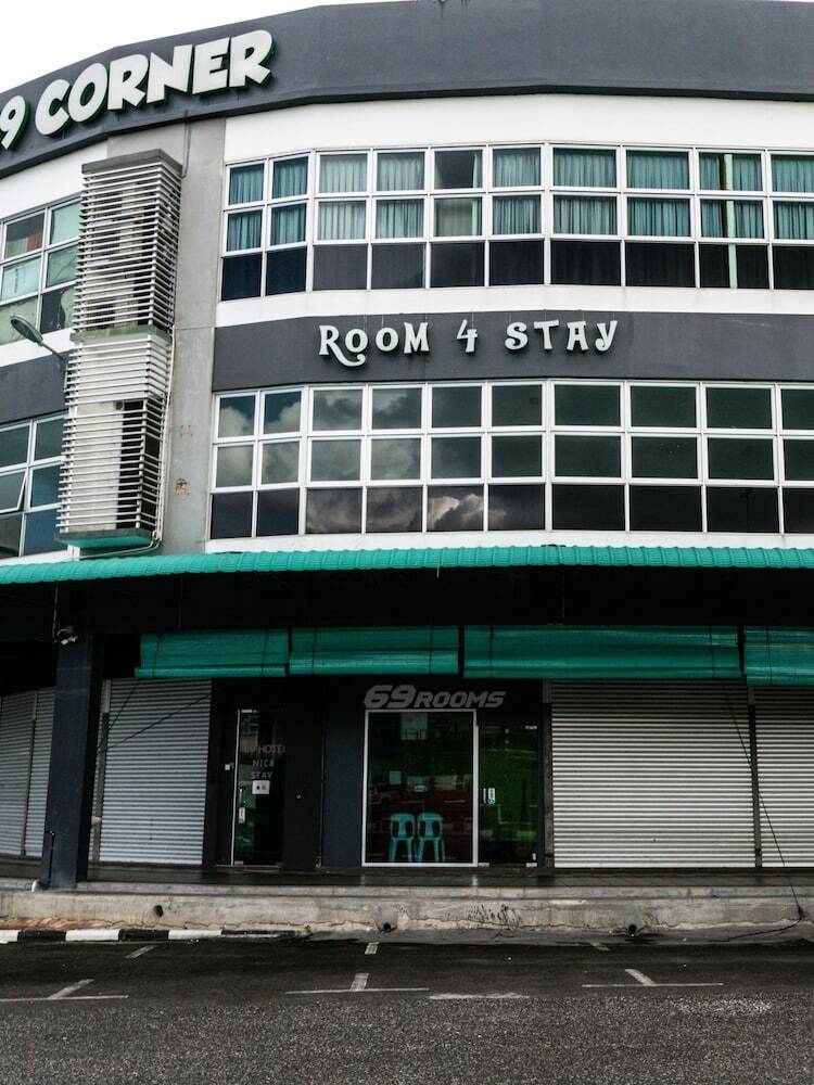 Hotel Oyo 89840 69 Room 4 Stay