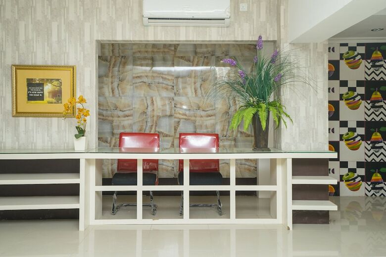 Oyo 1411 Djakarta Hotel Syariah