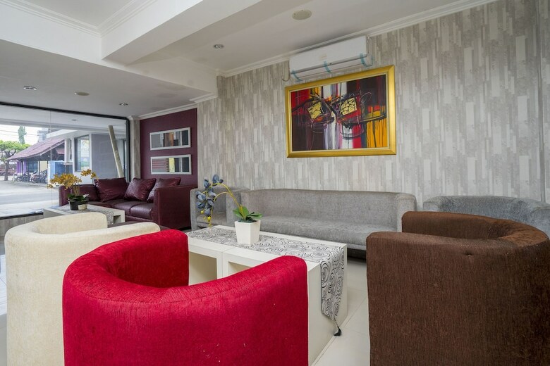 Oyo 1411 Djakarta Hotel Syariah