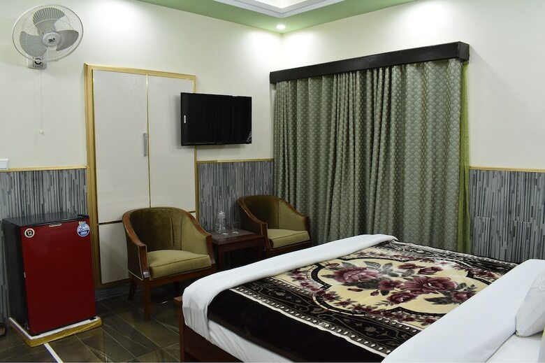 Dream Land Hotel
