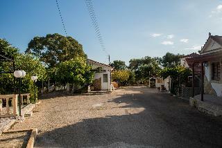 Apartamentos Zoumpouli Village
