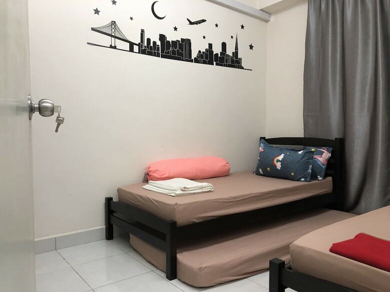Apartamentos Cozy Homestay At Main Place