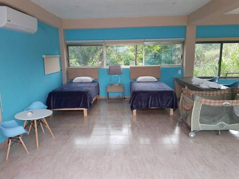 Hotel Suites Aeropuerto 24/7