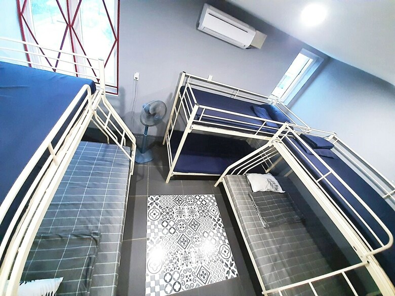 Hostal Ba Sao Hotel - Hostel