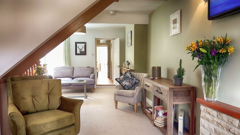 Cotswold Cottage Gems - Ivy Cottage
